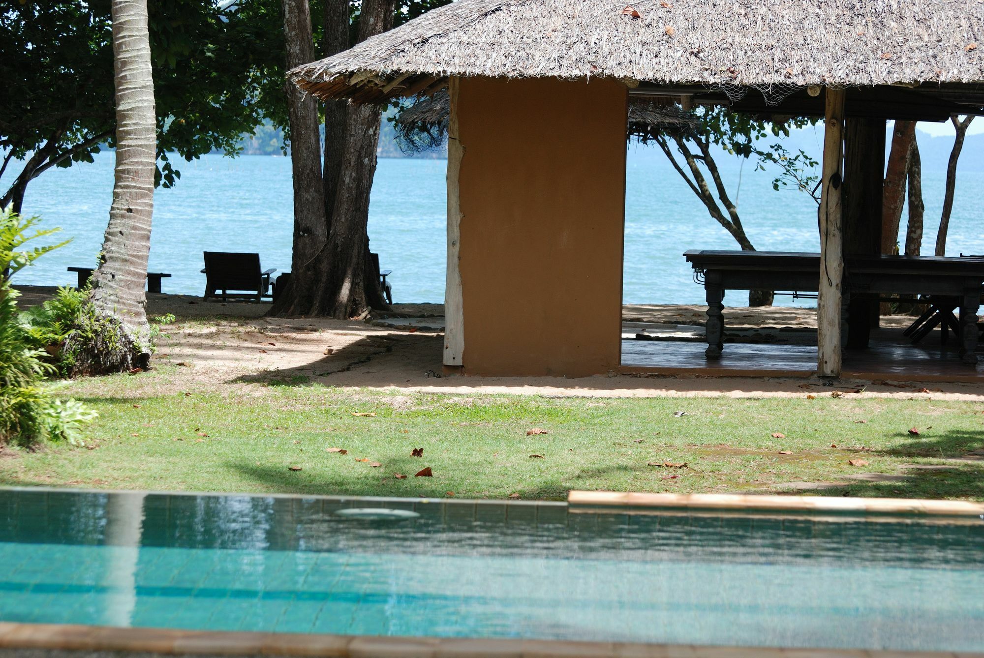 Melina Beach Front Bungalows Tha Lane Bay Exterior photo
